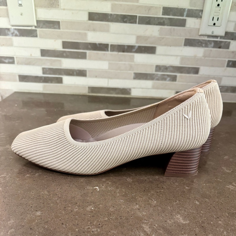 New Vivaia Tan Melody Pro Square Toe Chunky Heel Shoes 3-D Knit Upper 42 10.5